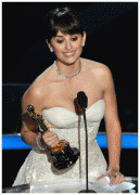Penélope Cruz wins Oscar 39