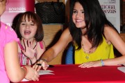 Meet and Greet for Ramona and Beezus at Borders Store (17 июля) E1824a89335942